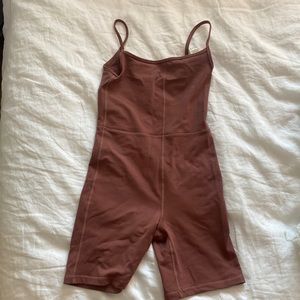 Aritizia romper
